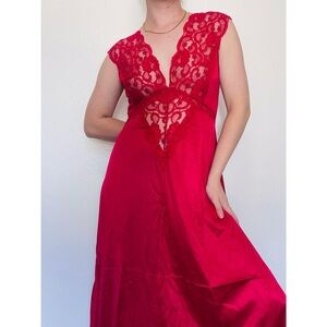 Soft Moments | NY Vintage Long Red Lingerie Nightgown